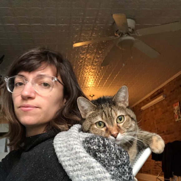 Meet your Posher, Laura - Picture 1 of 1